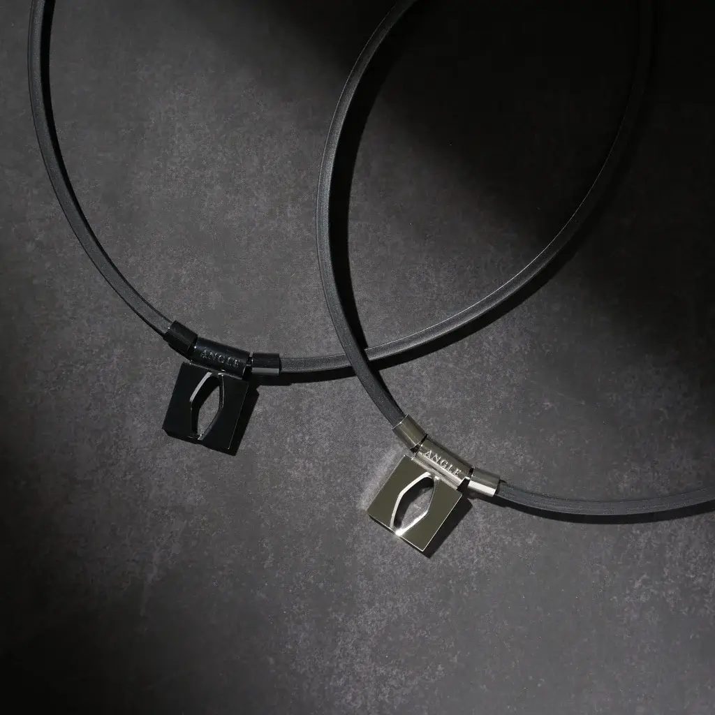  e.MODEL 01 NECKLACE