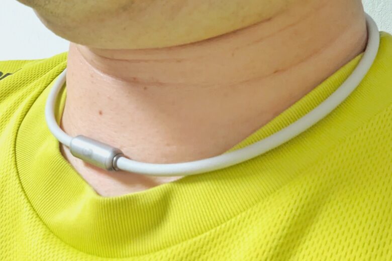 ファインチューニングチタニウムネックレス着用Tシャツ